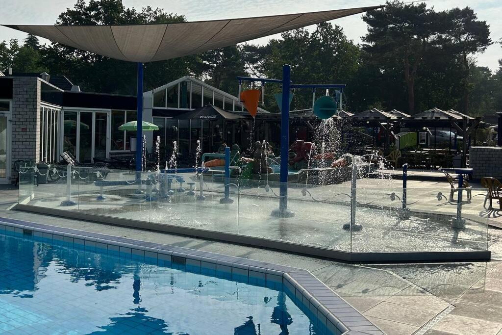 Houten Chalet Op 5 Sterren Park Met Zwembad إرميلو المظهر الخارجي الصورة
